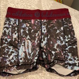 Lululemon shorts with pockets size 2
